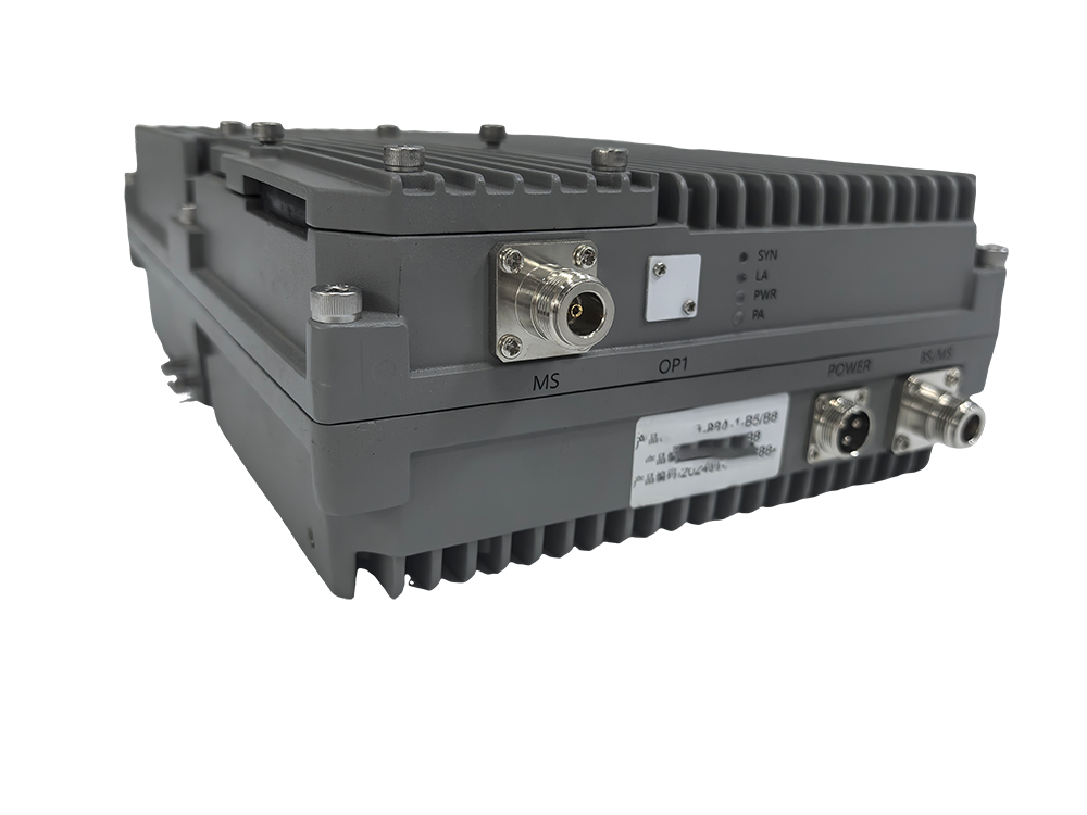  施甸三频手机信号接收器2000㎡